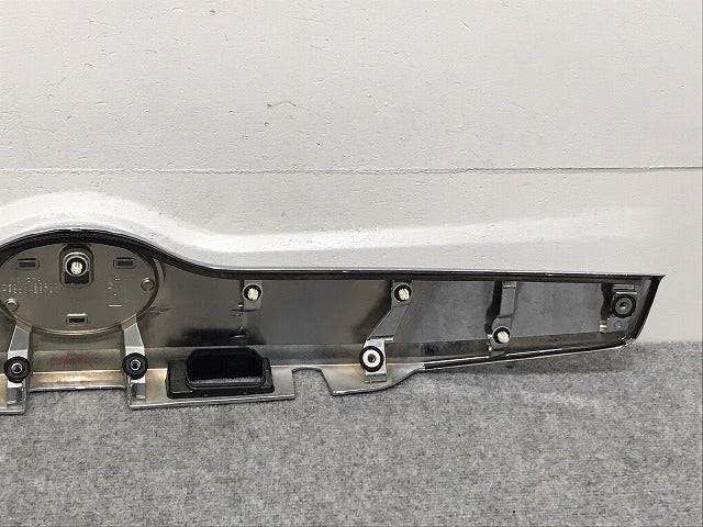 ノア NOAH/80系/ZRR80G/85G/80W/85W/ZWR80G 純正 前期 リアガーニッシュ/フィニッシャー 76811-28280/76801-28480 メッキ トヨタ(127312)