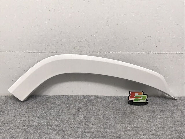 新車取り外し!ランドクルーザー/ランクル FJA300W/VJA300W 純正 右リア フェンダーアーチモール/オーバーフェンダー 75077-60060 090 トヨタ(127343)