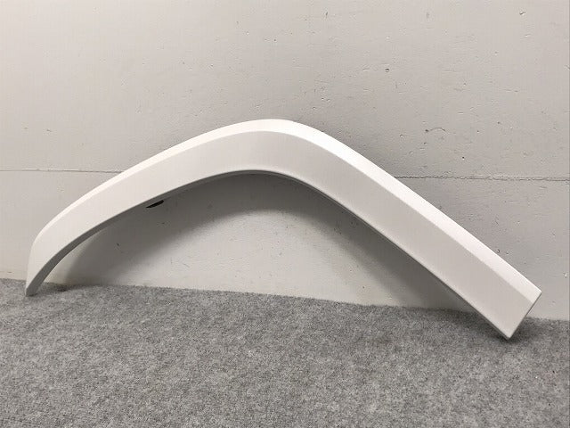 新車取り外し!ランドクルーザー/ランクル FJA300W/VJA300W 純正 右リア クォーター/オーバーフェンダー/フェンダーアーチモール 75605-60120 090 トヨタ(127353)