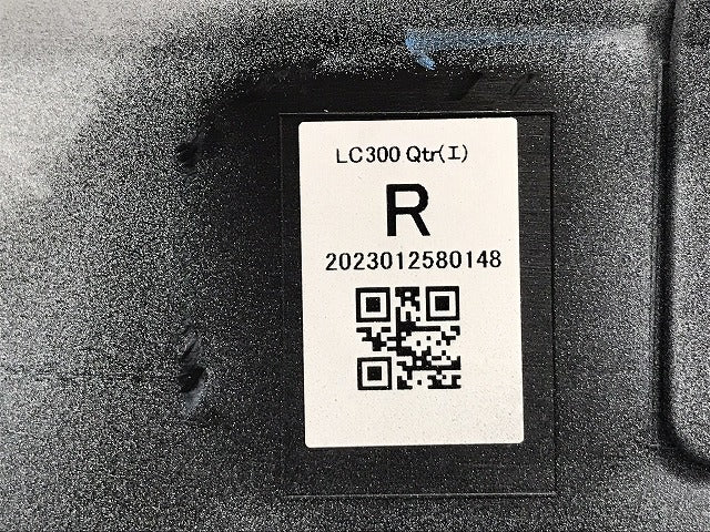 新車取り外し!ランドクルーザー/ランクル FJA300W/VJA300W 純正 右リア クォーター/オーバーフェンダー/フェンダーアーチモール 75605-60120 090 トヨタ(127353)