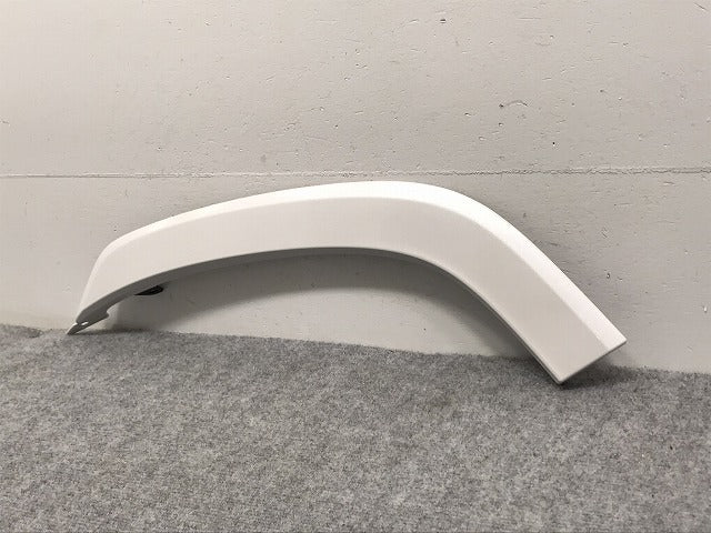 新車取り外し!ランドクルーザー/ランクル FJA300W/VJA300W 純正 左 リア フェンダーアーチモール/オーバーフェンダー 75078-60060 090 トヨタ(127355)