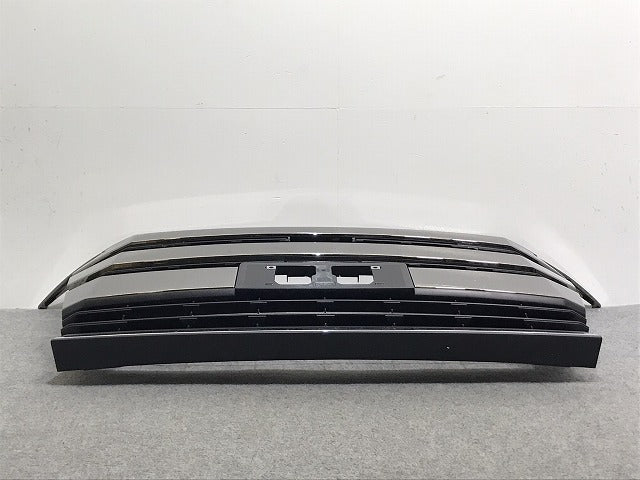 新車外し!ノア/SG/SZ 90系/ZWR90W/ZWR95W/MZRA90W/MZRA95W 純正 フロントグリル カメラ穴付 53101-V1020/53112-V1020 メッキ(127377)
