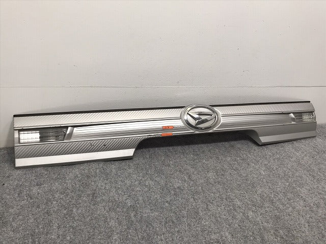 タント カスタム L375S/L385S 純正 リア ガーニッシュ フィニッシャーランプ 76802-B2050 ダイハツ(127443)