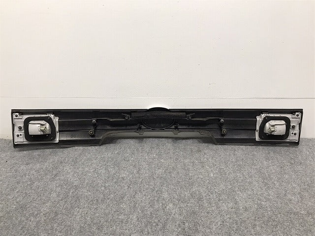 タント カスタム L375S/L385S 純正 リア ガーニッシュ フィニッシャーランプ 76802-B2050 ダイハツ(127443)