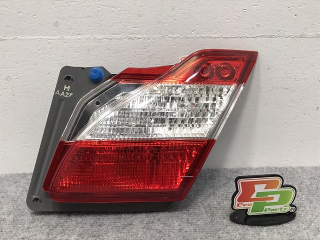 フーガ Y51/KNY51/KY51/HY51 純正 前期 右 テールランプ/フィニッシャーランプ/ライト/レンズ ハロゲン STANLEY P8642 日産(127581)