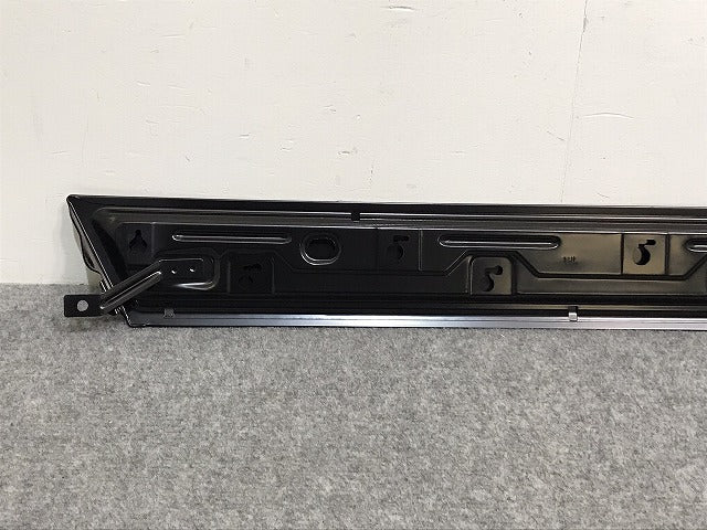 新品!セレナ/ハイウェイスター C26/FPC26/NC26/FNPC26/HC26/HFC26/FNC26 純正 左 スライドドア レールカバー 77789-1VA0B 未塗装 日産(127646)