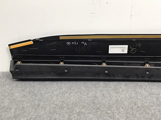 新品!アルファード 20系/ANH20W/ANH25W/GGH20W/GGH25W 純正 右フロント ドア サイドパネル マッドガード 76961-X0600 未塗装 トヨタ(127698)