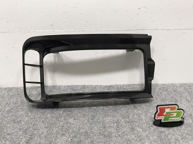 新品!スーパーグレート 初代/1996-2007 純正 右 フロント ヘッドライトベゼル/トリム/ガーニッシュ MK486777 未塗装 三菱ふそう(127726)
