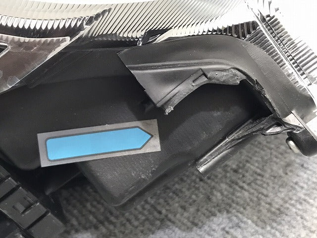 ムーヴ/キャンバス/キャンパス LA800S/LA810S 純正 右 ヘッドライト/ランプ LED レベライザー 刻印8L KOITO 100-69038 ダイハツ(127764)
