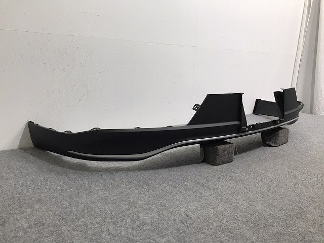 新車取り外し!クラウン/クロスオーバー TZSH35/AZSH35 純正 リア スポイラー/アンダースポイラー/ディフューザー 52169-30320/30 素地 トヨタ(127790)