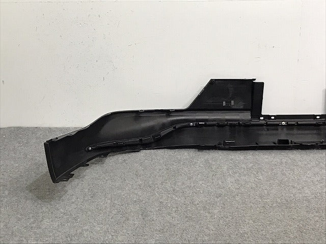 新車取り外し!クラウン/クロスオーバー TZSH35/AZSH35 純正 リア スポイラー/アンダースポイラー/ディフューザー 52169-30320/30 素地 トヨタ(127790)