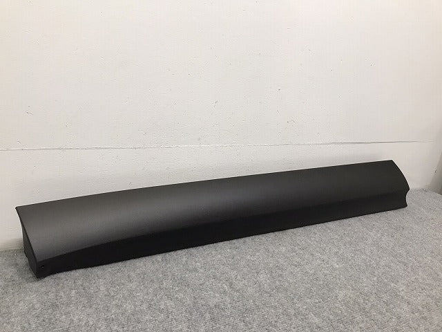 新車取り外し!クラウン/クロスオーバー TZSH35/AZSH35 純正 左フロントドア サイドパネル アンダーパネル 75074-30020 素地 トヨタ(127826)