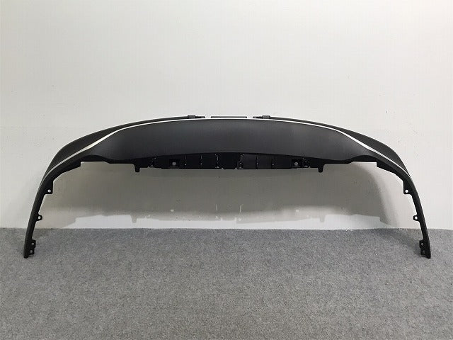 新車外し!クラウン/クロスオーバー TZSH35/AZSH35 純正 リア スポイラー/アンダースポイラー/ディフューザー 52169-30320/30 素地 トヨタ(127832)