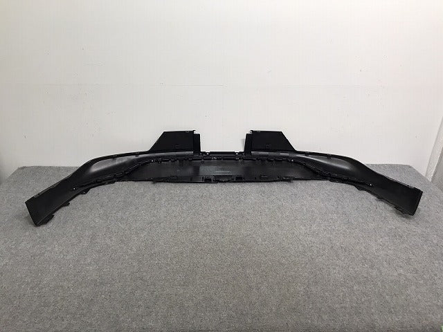 新車外し!クラウン/クロスオーバー TZSH35/AZSH35 純正 リア スポイラー/アンダースポイラー/ディフューザー 52169-30320/30 素地 トヨタ(127832)