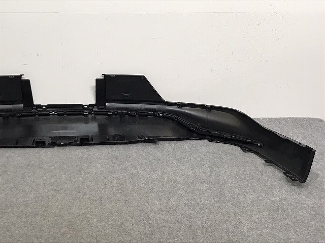 新車外し!クラウン/クロスオーバー TZSH35/AZSH35 純正 リア スポイラー/アンダースポイラー/ディフューザー 52169-30320/30 素地 トヨタ(127832)