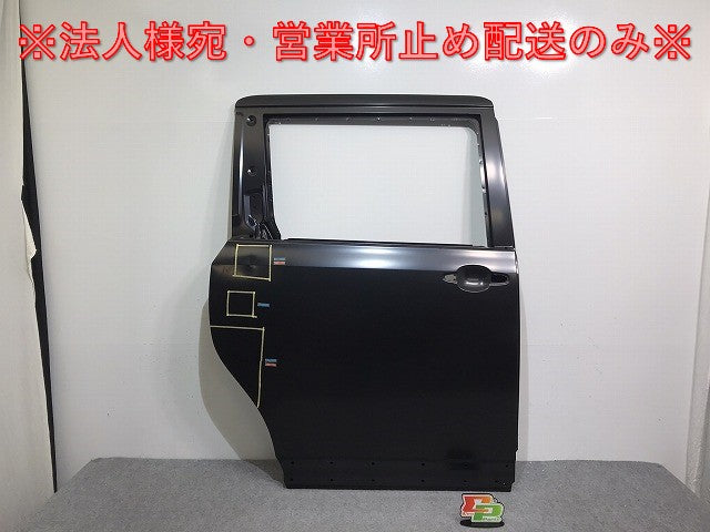 新品!ヴォクシー/ノア/S/Z 70系/ZRR70W/ZRR75W 純正 右スライドドア 67003-28570 未塗装 トヨタ(127907)