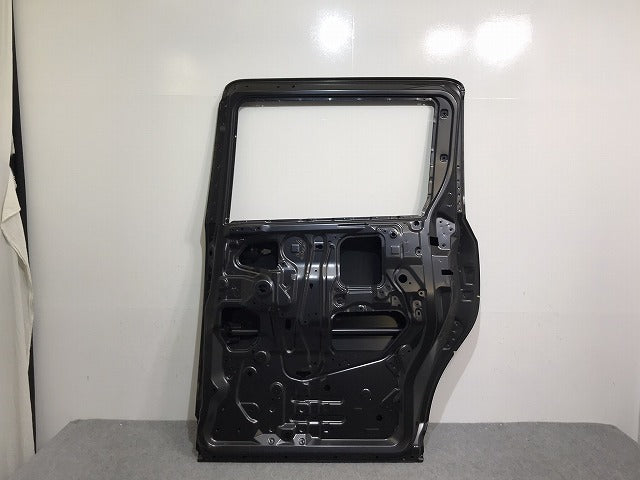新品!ヴォクシー/ノア/S/Z 70系/ZRR70W/ZRR75W 純正 右スライドドア 67003-28570 未塗装 トヨタ(127907)