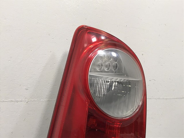パッソ/ブーン KGC30/KGC35/NGC30/M600S/M610S 純正 前期 左 テールランプ/ライト/レンズ ハロゲン 刻印A 220-51004 81561-B1060(127969)
