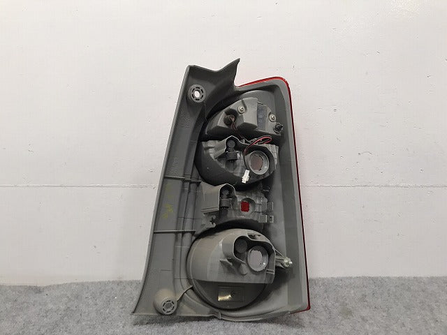 パッソ/ブーン KGC30/KGC35/NGC30/M600S/M610S 純正 前期 左 テールランプ/ライト/レンズ ハロゲン 刻印A 220-51004 81561-B1060(127969)