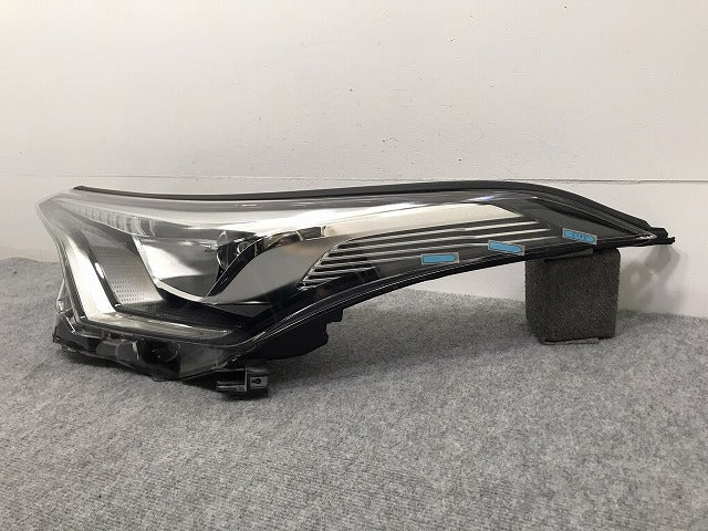 C-HR/CHR ZYX10/ZYX11/NGX50/NGX10 純正 前期 左 ヘッドライト/ランプ LED 刻印4 KOITO 10-101 トヨタ(128047)