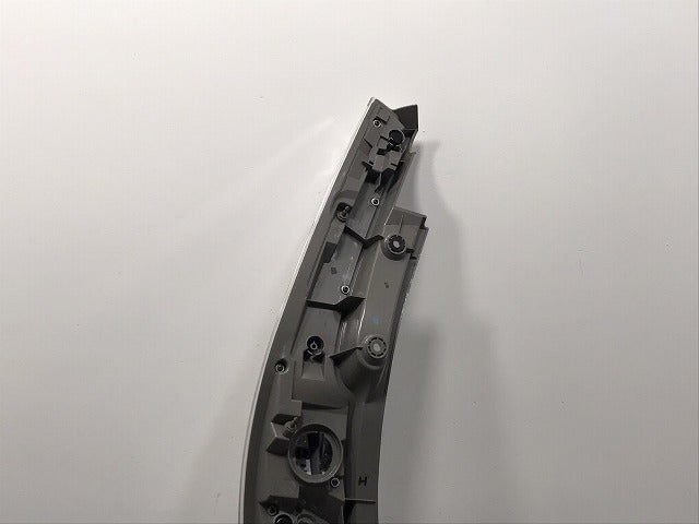リーフ/LEAF AZE0/ZE0 純正 右 テールランプ/ライト/レンズ LED 刻印H ICHIKOH D115 日産(128225)