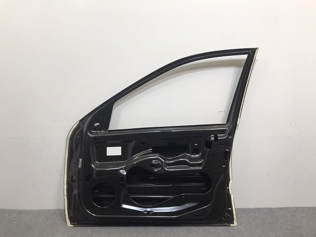 新品!Cクラス W203/2000-2007 純正 右フロントドア 203720020567 未塗装 メルセデスベンツ(128376)