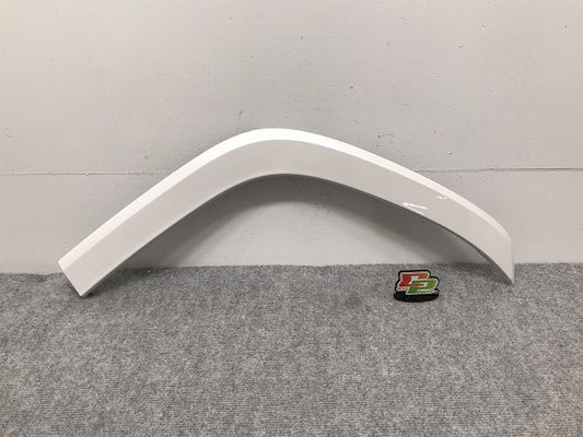 新車取り外し!ランドクルーザー/ランクル FJA300W/VJA300W 純正 左リア クォーター/オーバーフェンダー/アーチモール 75606-60120/1/2 パール 090(128378)