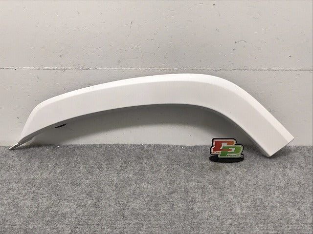 新車外し!ランドクルーザー/ランクル FJA300W/VJA300W 純正 左リア フェンダーアーチモール/オーバーフェンダー 75078-60060/1/2 ホワイトパール 090(128381)