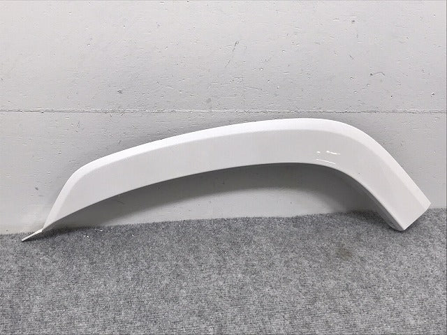 新車外し!ランドクルーザー/ランクル FJA300W/VJA300W 純正 左リア フェンダーアーチモール/オーバーフェンダー 75078-60060/1/2 ホワイトパール 090(128381)
