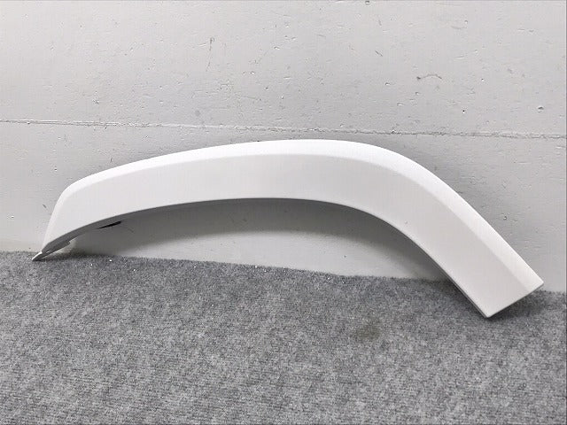 新車外し!ランドクルーザー/ランクル FJA300W/VJA300W 純正 左リア フェンダーアーチモール/オーバーフェンダー 75078-60060/1/2 ホワイトパール 090(128381)