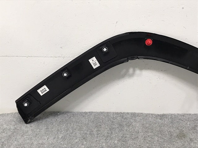 新車取り外し!ランドクルーザー/ランクル FJA300W/VJA300W 純正 右リア クォーター/オーバーフェンダー/アーチモール 75605-60120/1/2 ブラック 202(128382)