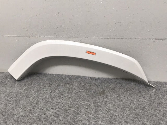 新車外し!ランドクルーザー/ランクル FJA300W/VJA300W 純正 右リア フェンダーアーチモール/オーバーフェンダー 75077-60060/1/2 ホワイトパール 090(128383)