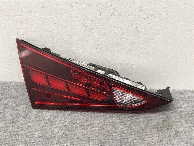 Cクラス W206/2021- 純正 左 フィニッシャーランプ/テールランプ LED A2069063401 メルセデスベンツ(128393)