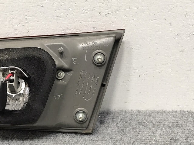 マークX 130系/GRX130/GRX133/GRX135 純正 中期 左 テールランプ/フィニッシャーランプ LED KOITO 22-361 81590-22160 トヨタ(128429)