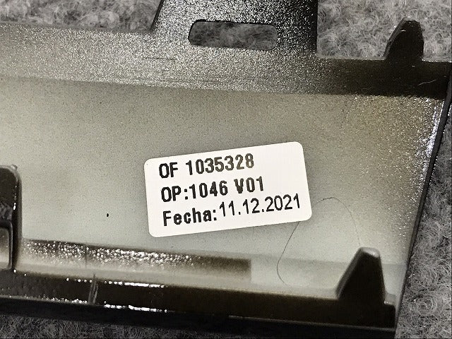 新品!Tロック/T-ロック A1DFF/A1DPC/A1DNFF フロント バンパーモール 2GA.853.101/B 2GA853101B041 ブラック フォルクスワーゲン(128535)