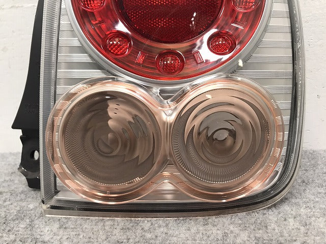 アルト ラパン ショコラ HE22S 純正 右 テールランプ/ライト/レンズ LED TOKAIDENSO 35603-85K1 35650-85KA1 スズキ(128626)
