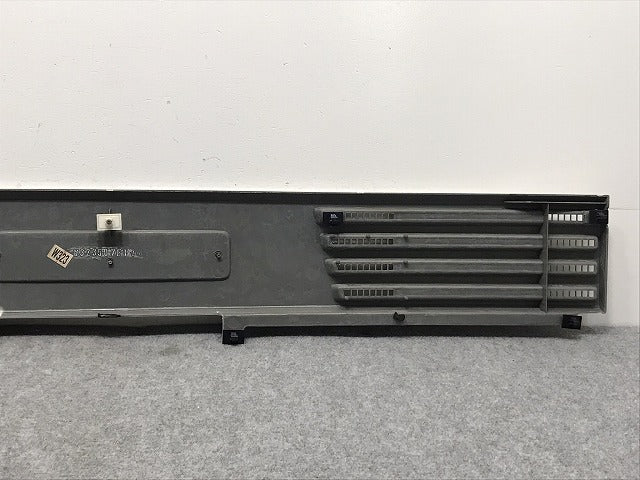 タイタン 3代目/Ⅱ型(1989-2000) 純正 フロント グリル/ラジエーターグリル W323507E1 ホワイト ソリッド マツダ(128641)