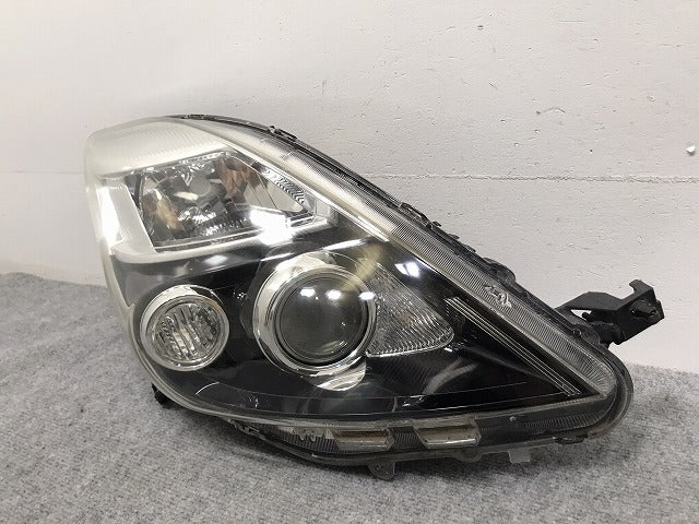 アイシス プラタナ ZGM10W/ZGM15W/ZGM11W 純正 後期 右 ヘッドライト/ランプ キセノン HID AFS無 レベライザー 刻印H KOITO 44-72(128649)