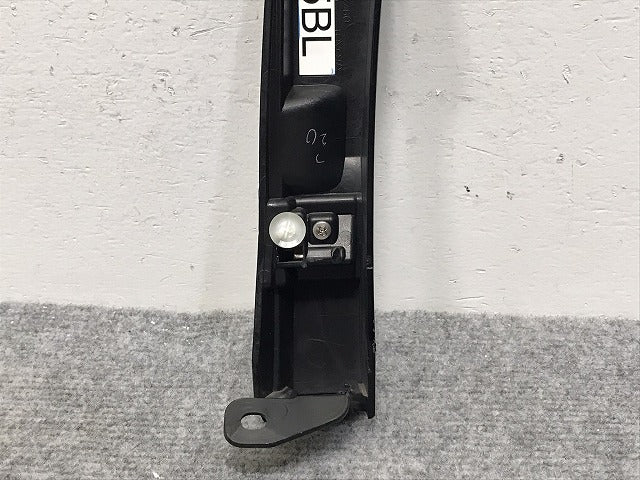 グランエース/GRANACE GDH303W 純正 右 クォーターパネル プロテクター/マットガード 76907-26050/60/76917-26040 ブラック 202 トヨタ(128667)