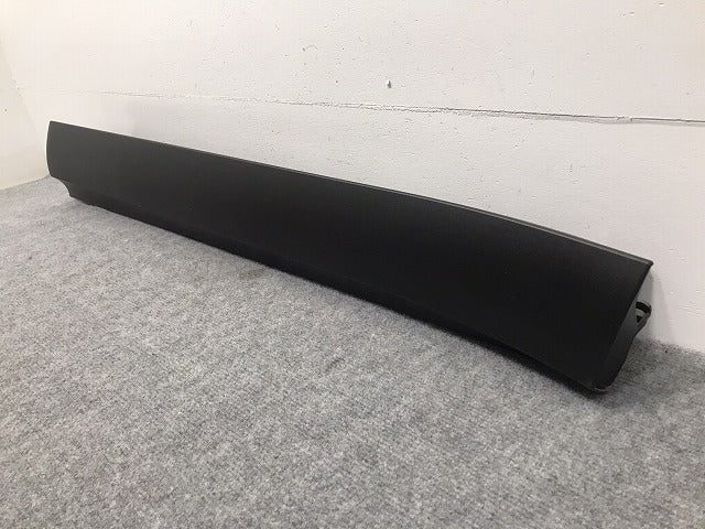 新車取り外し!クラウン/クロスオーバー TZSH35/AZSH35 純正 右フロントドア サイドパネル/アンダーパネル 75073-30020 素地 トヨタ(128844)