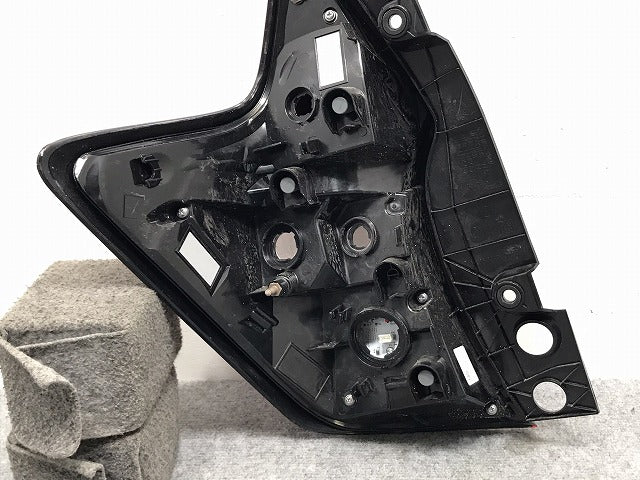 ノート E12/HE12/NE12/SNE12 純正 後期 右 テールランプ/ライト/レンズ LED ICHIKOH D202/26550-5WK0B 26554-5WK0B 日産(129136)