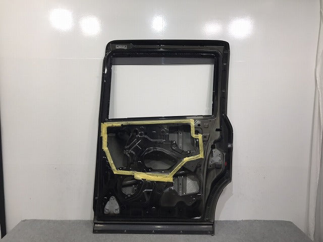 セレナ/ハイウェイスター C26/FPC26/NC26/FNPC26/HC26/HFC26/FNC26 純正 右 スライドドア バイザー付 サイドパネル スーパーブラック KH3 日産(129161)