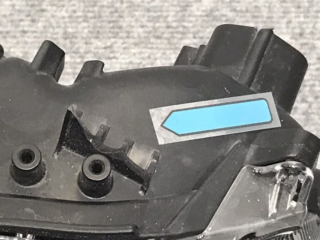 タント/シフォン LA650S/LA660S/LA650F/LA660F 純正 左 ヘッドライト/ランプ LED レベライザー 刻印01 KOITO 100-69074 ダイハツ(129264)