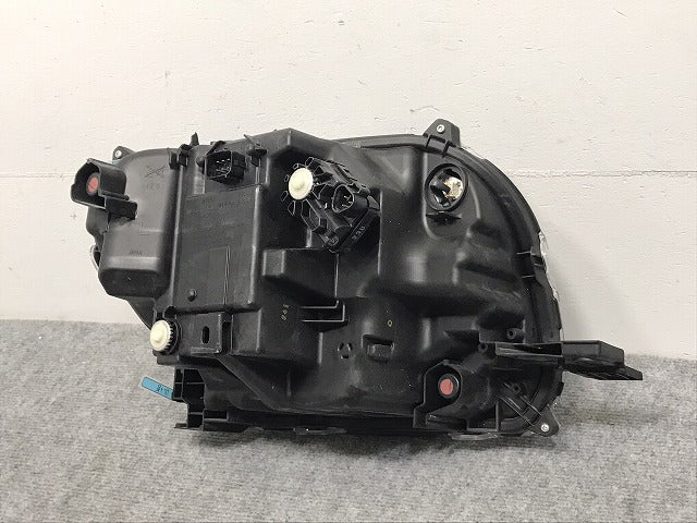 タント/シフォン LA650S/LA660S/LA650F/LA660F 純正 左 ヘッドライト/ランプ LED レベライザー 刻印01 KOITO 100-69074 ダイハツ(129264)