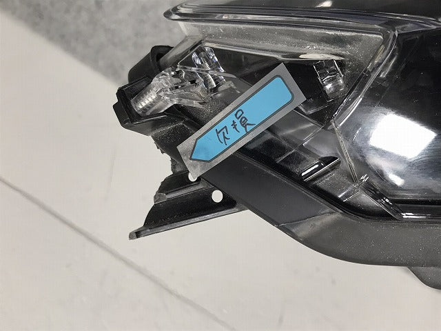 カローラ/クロス ZSG10/ZVG11/ZVG15 純正 左 ヘッドライト/ランプ LED