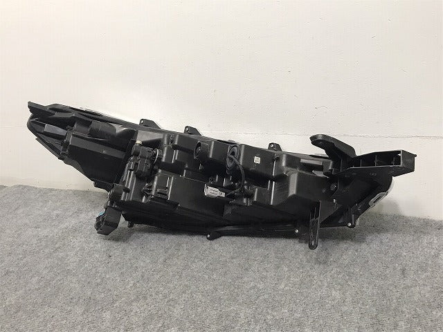 カローラ/クロス ZSG10/ZVG11/ZVG15 純正 左 ヘッドライト/ランプ LED レベライザー 刻印Z HASCO 16-177 トヨタ(129274)