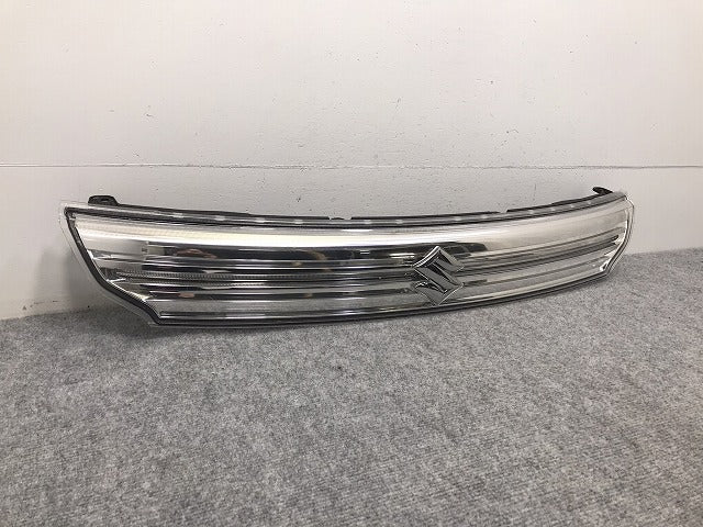 スペーシアカスタム MK32S/MK42S 純正 フロント グリル/ラジエーターグリル イルミカラー:ホワイト 72110-81M50 スズキ(129293)