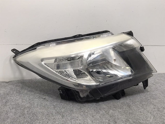 ソリオ MA26S/MA36S/MA46S 純正 右 ヘッドライト/ランプ ハロゲン レベライザー KOITO 100-59330 スズキ(129300)