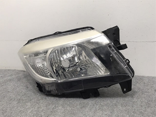 ソリオ MA26S/MA36S/MA46S 純正 右 ヘッドライト/ランプ ハロゲン レベライザー KOITO 100-59330 スズキ(129300)