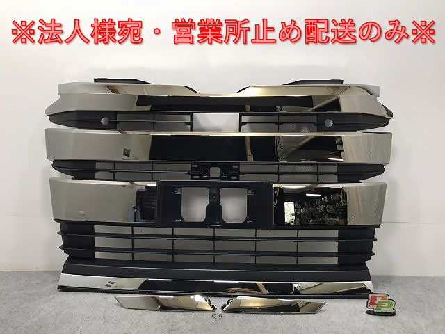 新車外し!ノア/SG/SZ 90系/ZWR90W/ZWR95W/MZRA90W/MZRA95W 純正 フロントグリル カメラ穴付 53101-V1020/53112-V1020 メッキ(129382)